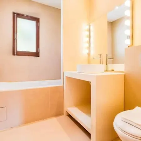 Palm Retreat - Beautiful Idyllic Views Semesterbostad *