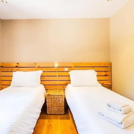 Palm Retreat - Beautiful Idyllic Views Semesterbostad