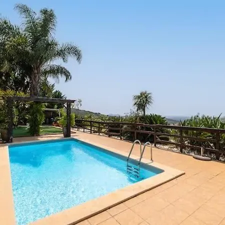 Palm Retreat - Beautiful Idyllic Views *