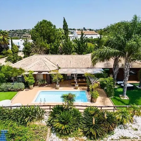 Palm Retreat - Beautiful Idyllic Views *